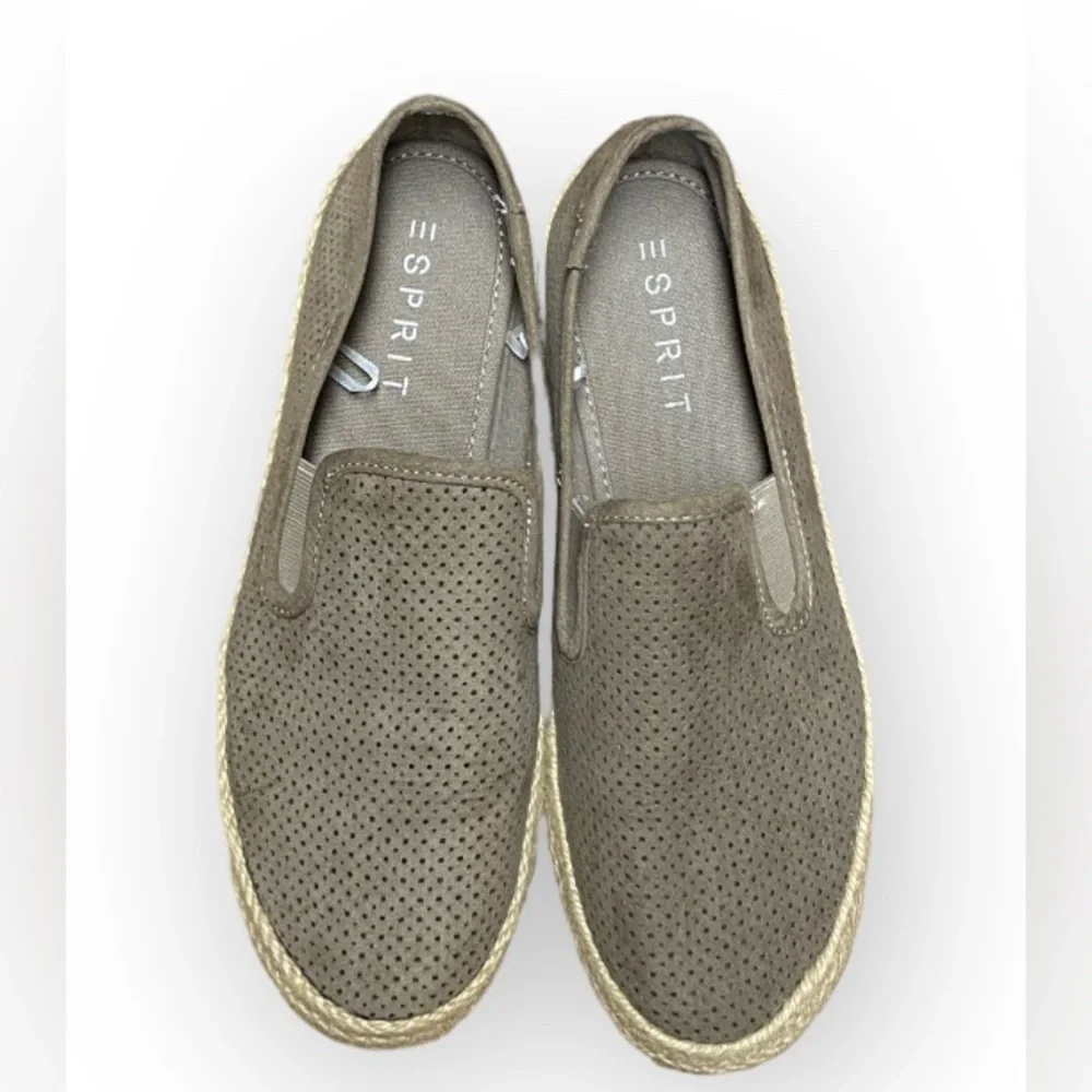 Like new! WOMEN'S ESPRIT EMILIA SLIP-ON SHOES